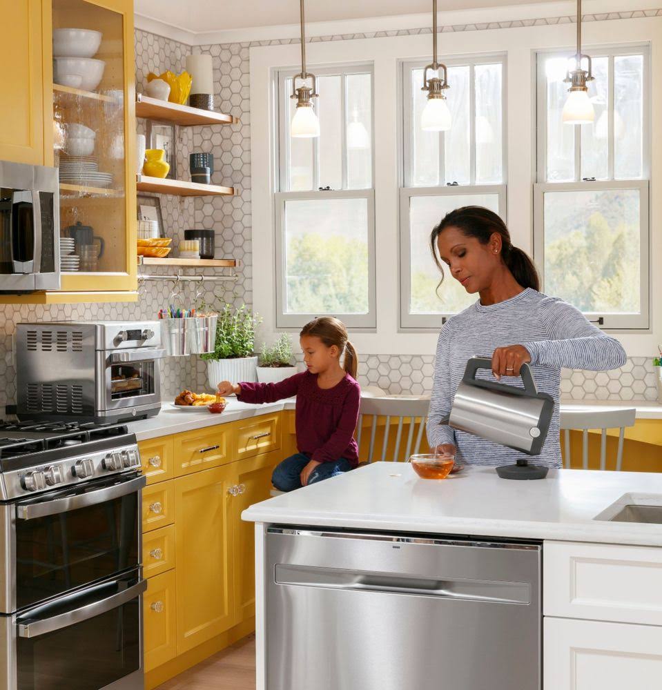 GE Cool Touch Kettle with Digital Controls Stainless Steel | G7KD15SSPSS - Image 2
